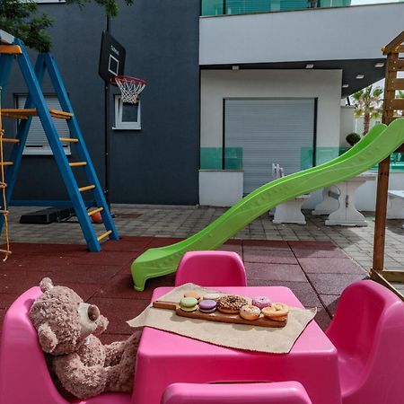 Boutique Apartments Blitz ビビニェ エクステリア 写真