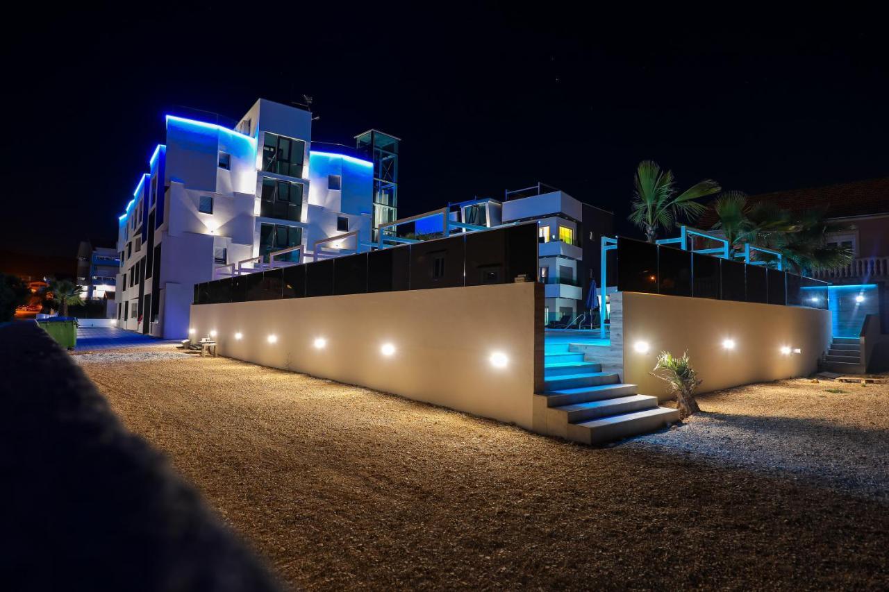 Boutique Apartments Blitz ビビニェ エクステリア 写真