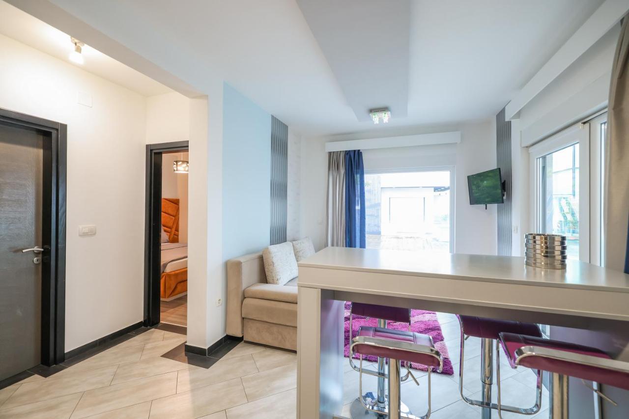 Boutique Apartments Blitz ビビニェ エクステリア 写真