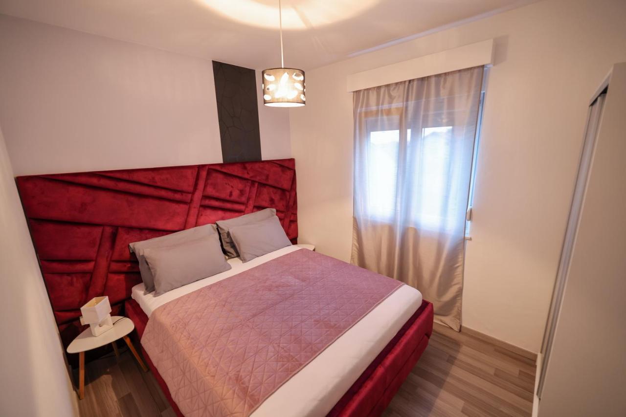 Boutique Apartments Blitz ビビニェ エクステリア 写真