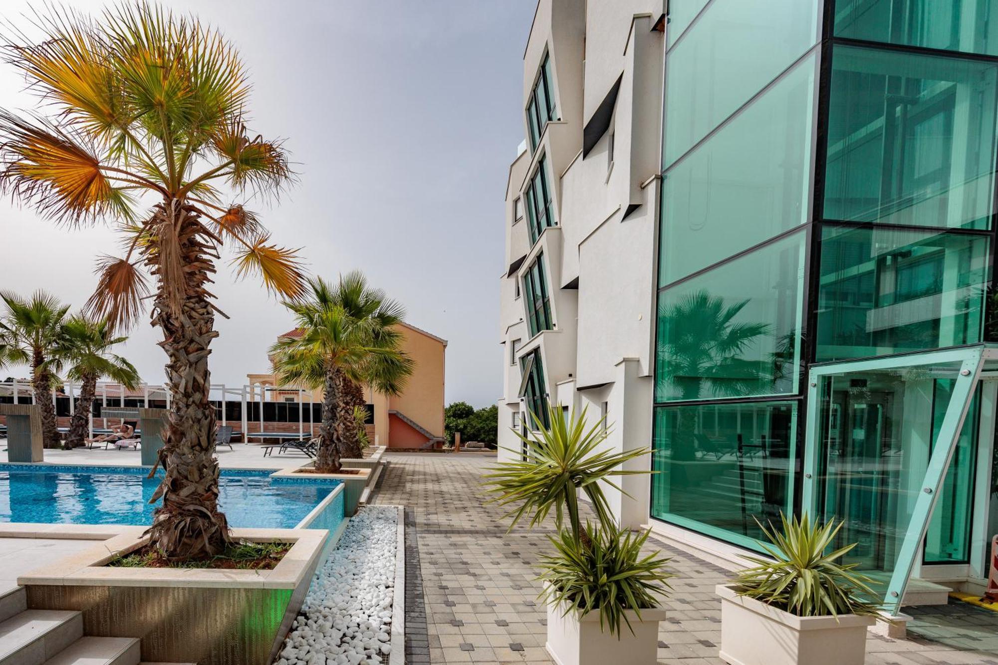 Boutique Apartments Blitz ビビニェ エクステリア 写真