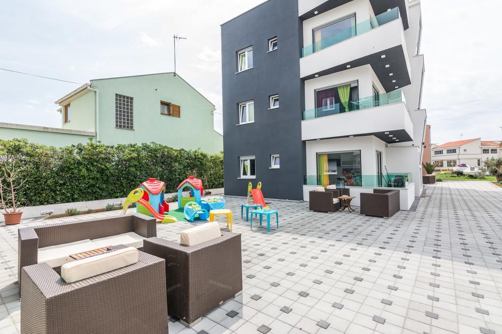 Boutique Apartments Blitz ビビニェ エクステリア 写真