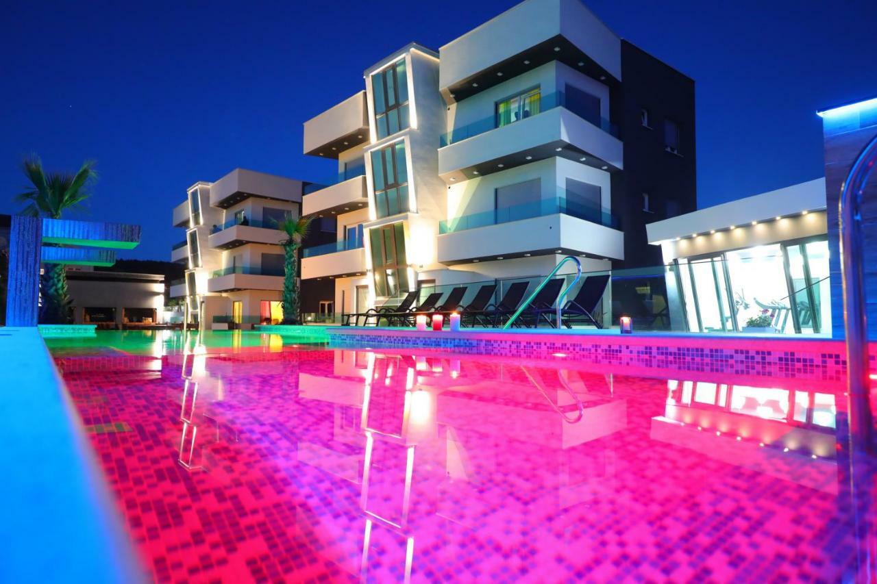 Boutique Apartments Blitz ビビニェ エクステリア 写真